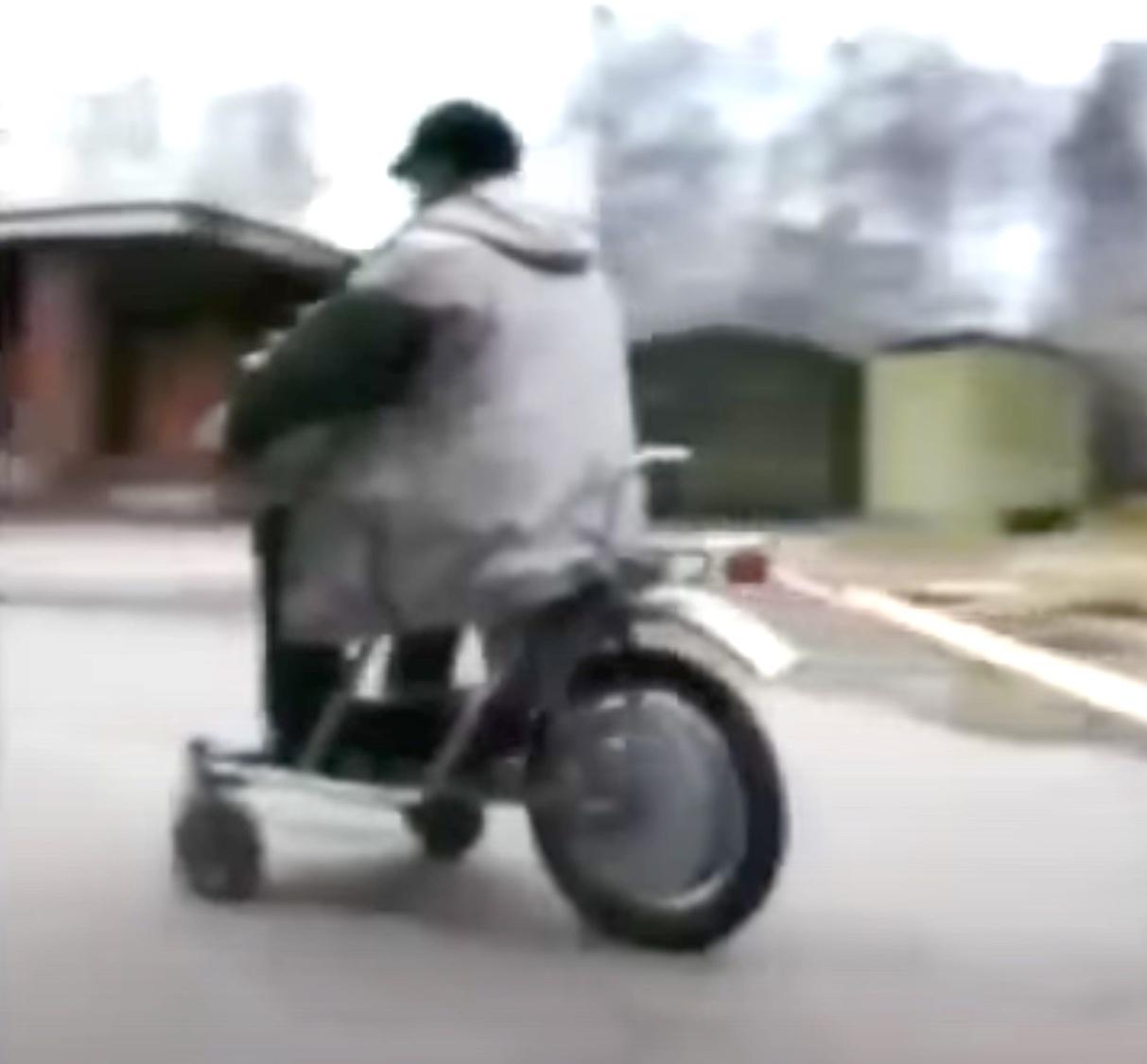 Mofa mit Magnetmotor in Indien